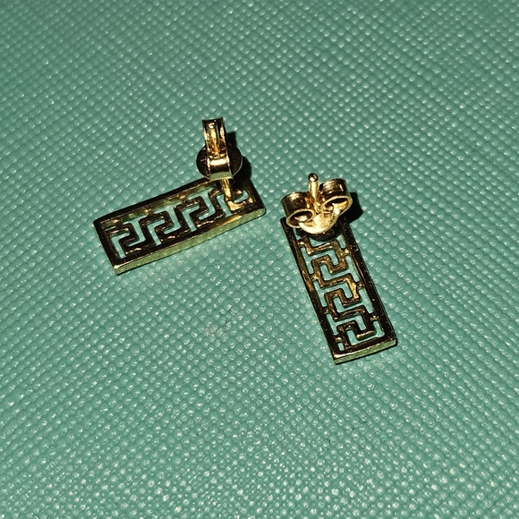 Two Tone 18k Gold Greek Key Stud Earrings - Picture 6 of 13